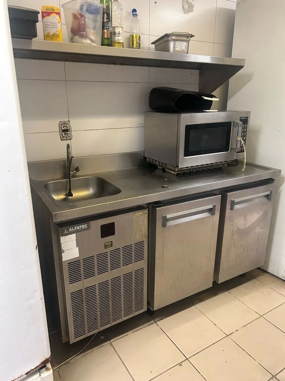 Cuba com refrigerador 