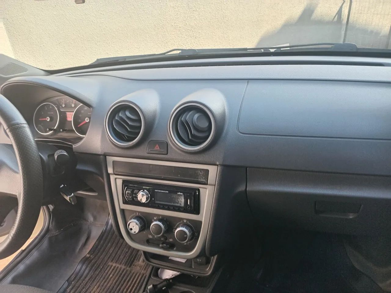 Volkswagen Saveiro 1.6 MI Total Flex 8V CE 2012 - Foto 5