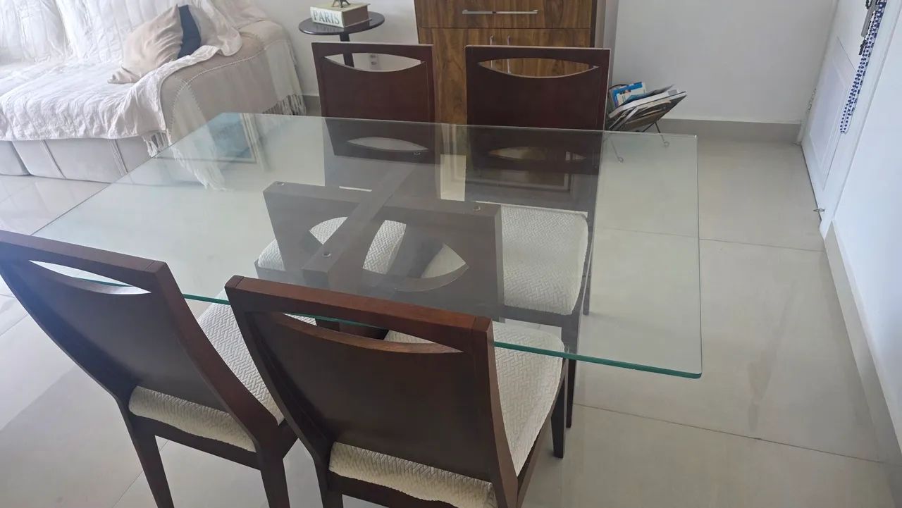 Mesa de vidro com 4 cadeiras  - Foto 2