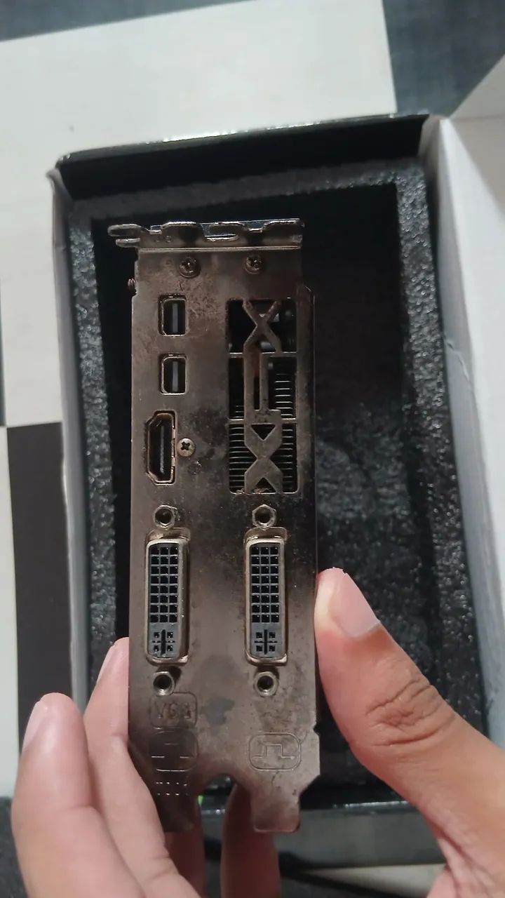 Placa de vídeo AMD RADEON HD 6870 - Foto 3