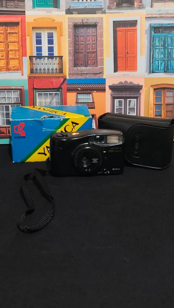 Câmera Yashica MG-Motor - Analógica 35mm com Flash e Case Original - Foto 2