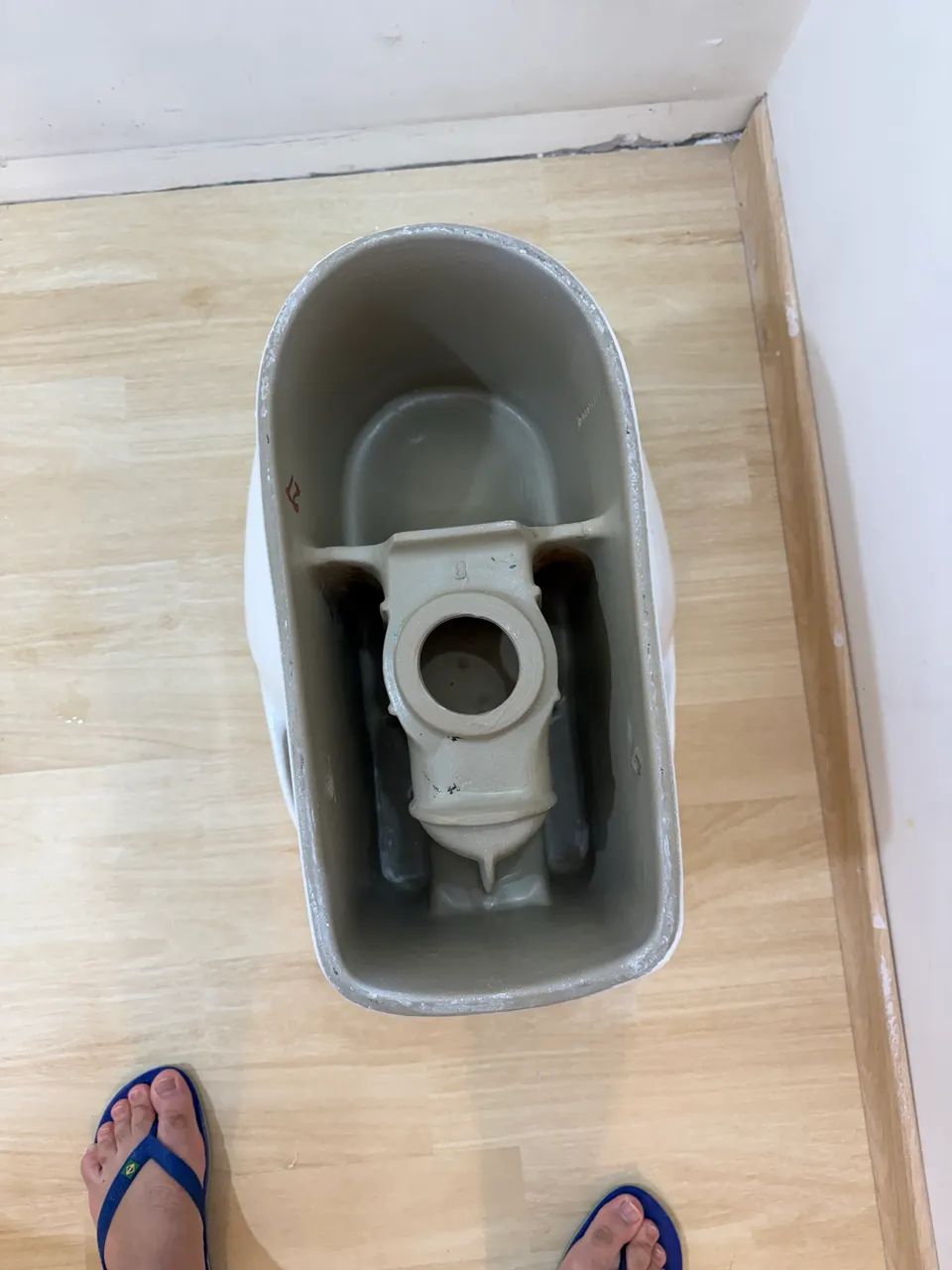 Bacia Convencional DECA Monte Carlo Branca P8.17 Vaso Sanitário com assento em poliéster  - Foto 4