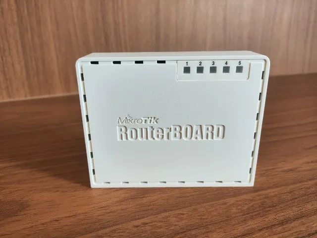 Roteador Mikrotik RouterBoard 750 - Foto 3