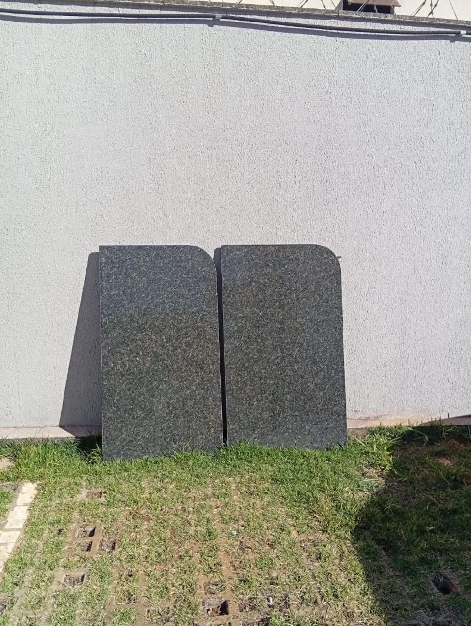 2 Divisórias de Granito