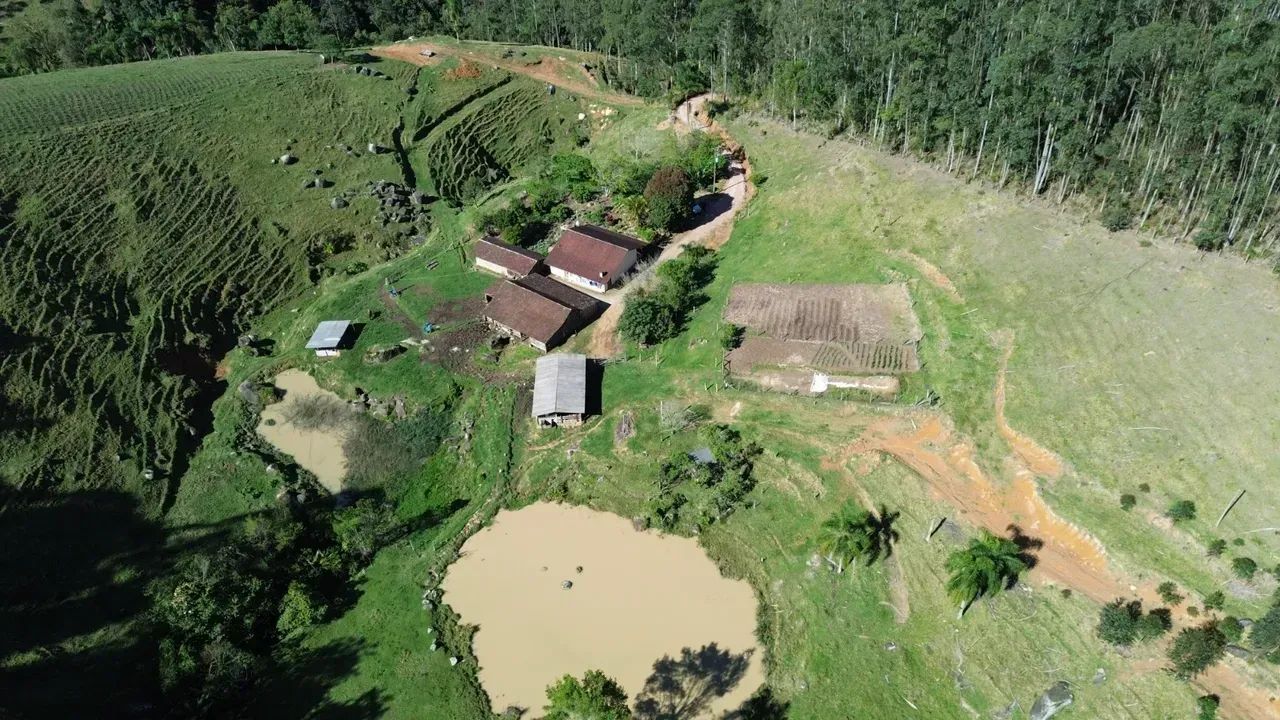 Belo sitio proximo da praça de São Bonifácio - SC