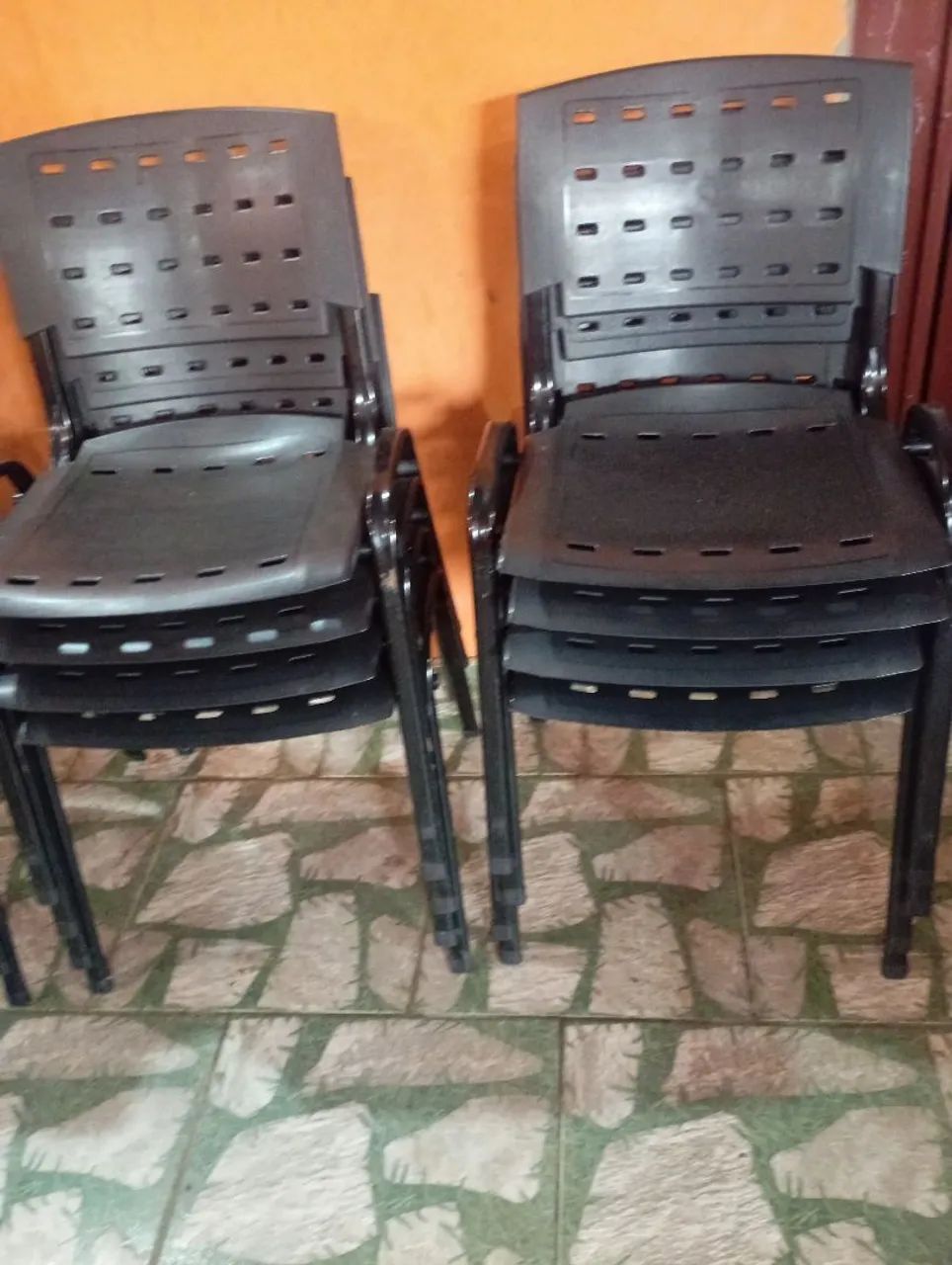 Vendo 100 cadeiras super resistente,,sem avarias super novas $ 70 cada  - Foto 4