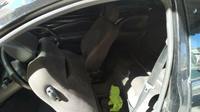 Vendo carro bem conservado e já emplacado