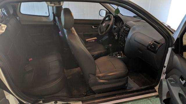 Fiat Strada Working 1.4 Flex 2014 - Foto 2