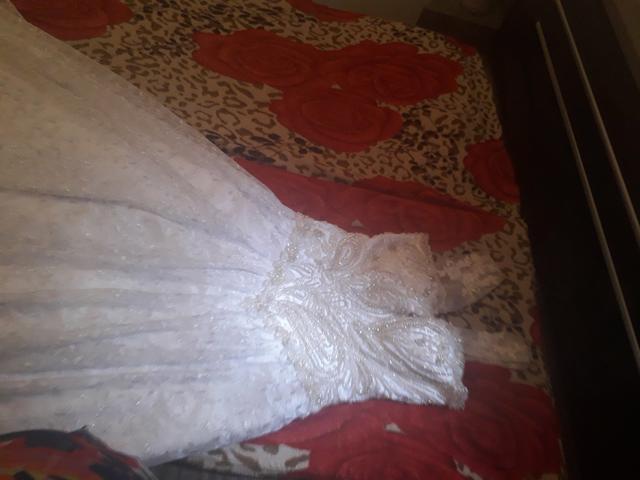 Vendê se um vestido de noiva - Foto 2