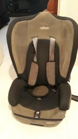 Cadeirinha infantil para carro