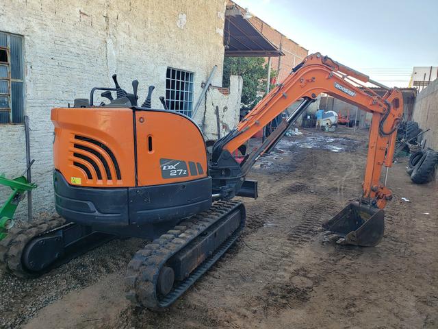 Mini escavadeira doosan dx 27z