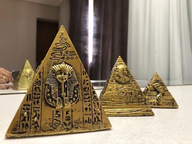 Pirâmides Decoração Egípcia Enfeite Em Resina Três Peças - Foto 3