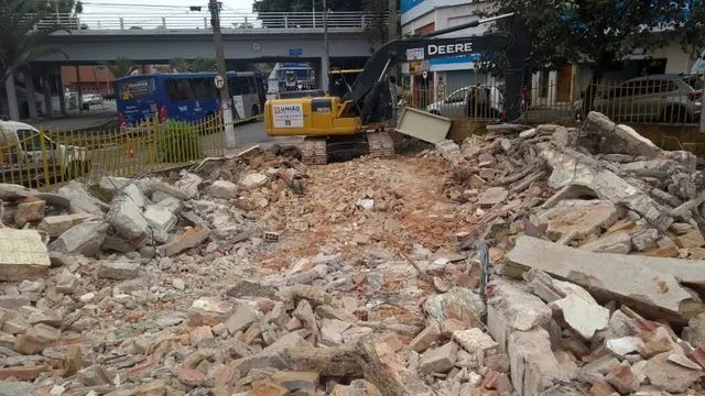 Demolição de Casas e Sobrados em Cotia - Foto 3