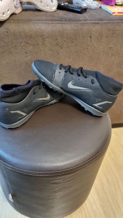 Chuteira Nike muito nova número 37 - Foto 2