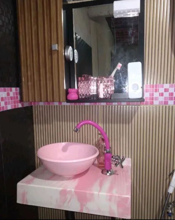 Cuba Rosa 28x28 e Bancada rajada 30x45 no mármore sintético para banheiro  - Foto 4