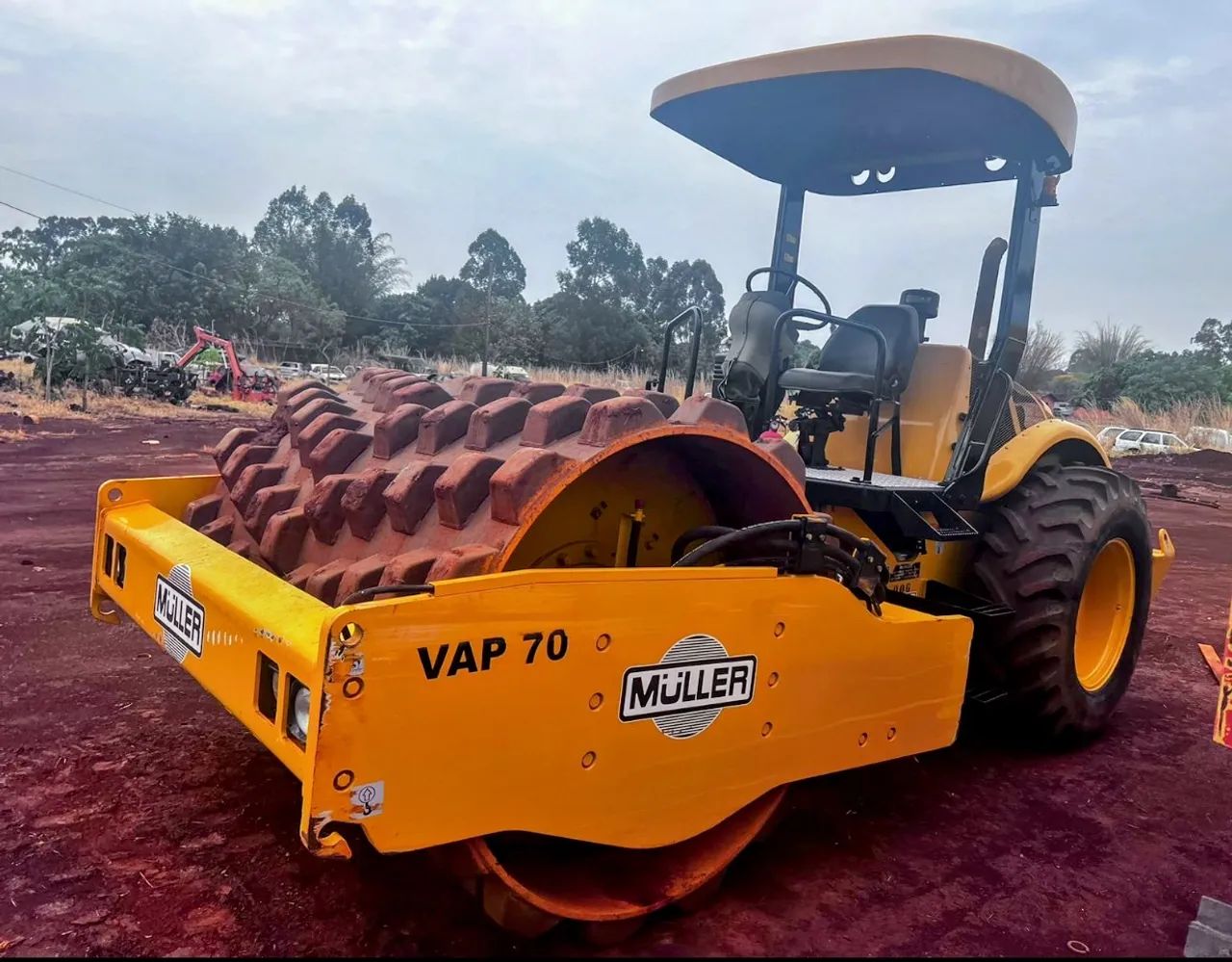 Lote de Rolo Compactador VAP70 ano 2008, Pé de Carneiro, em Goiás 