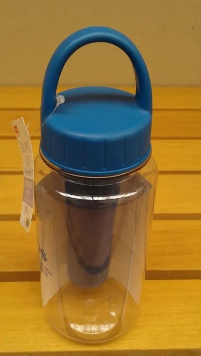 Garrafa Com Compartimento Para Gelo 400ml Daiso - Foto 5