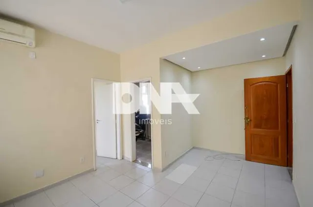 Sala e Quarto - Ótima Localização