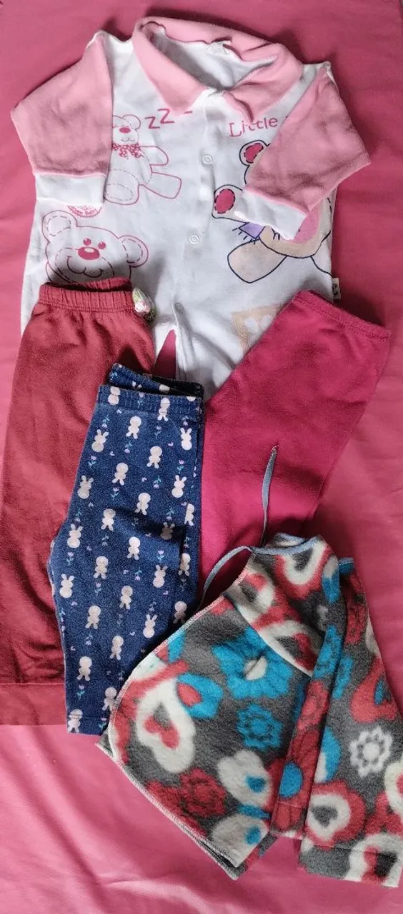 Conjunto de Roupas para Bebê Tam 3 a 6 meses- Macacão, Calças e Blusa