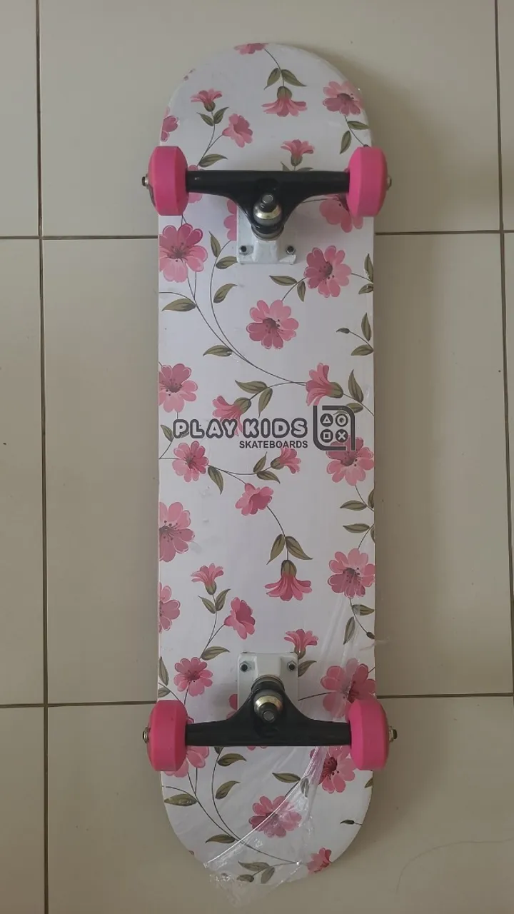 Skate infantil montado (completo) da marca Playkids ideal p/ iniciantes no mundo do skate