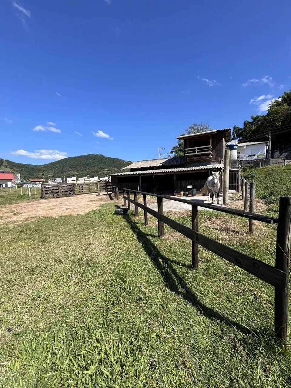 Paraíso à Beira-Mar  Seu Terreno Espera por Você! Em Gamboa/SC - Foto 5