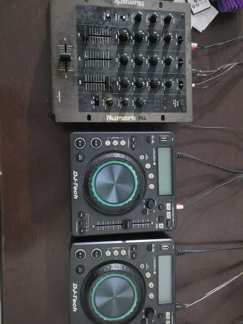 Mesa de Som Numark M4 e 2 Controladores DJ-Tech Usolo-e