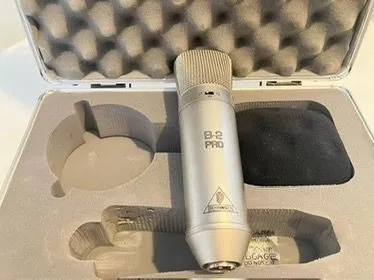 Microfone Behringer estúdio