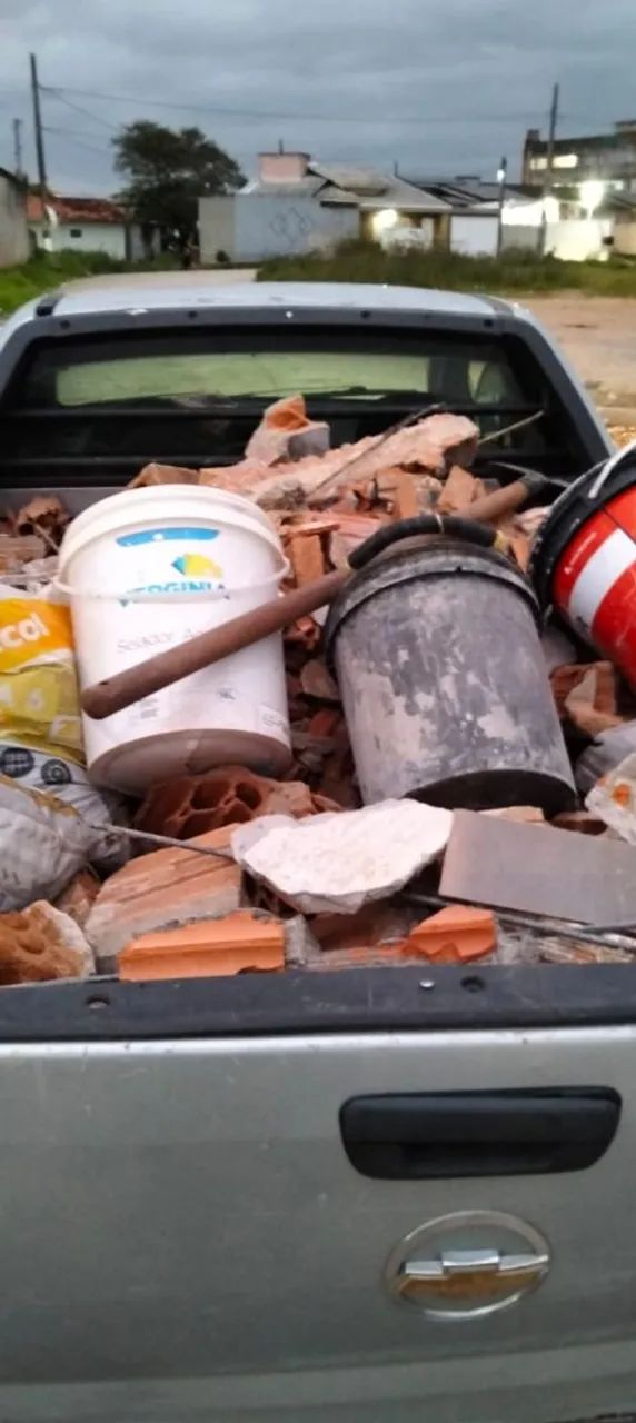 Entulhos governador Celso Ramos 