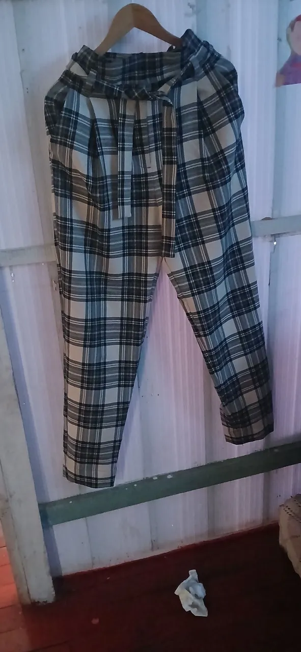 Calça xadrez feminina