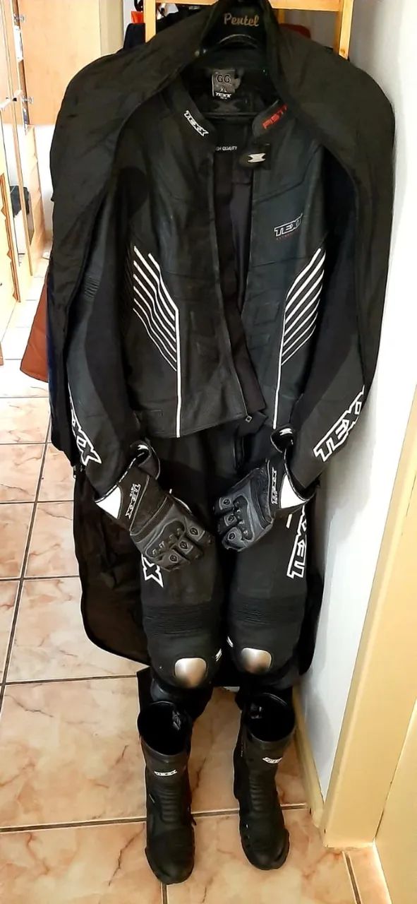Macacão Texx Pista 2 Peças + Bota Texx Super Tech V2  + Luva Texx Pista V2