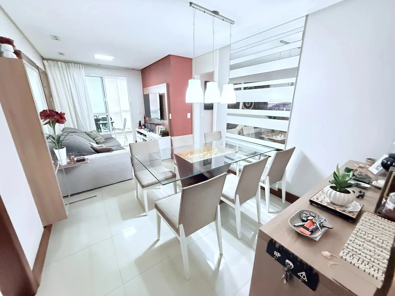 Apartamento à venda em Vitória-ES: 3 quartos, 1 suíte, 1 sala, 2 banheiros, 2 vagas de gar