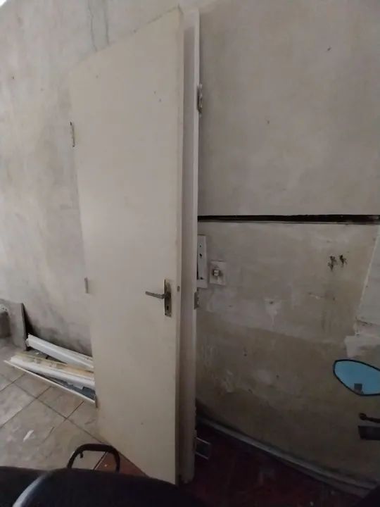 Porta branca de madeira usada - Foto 6