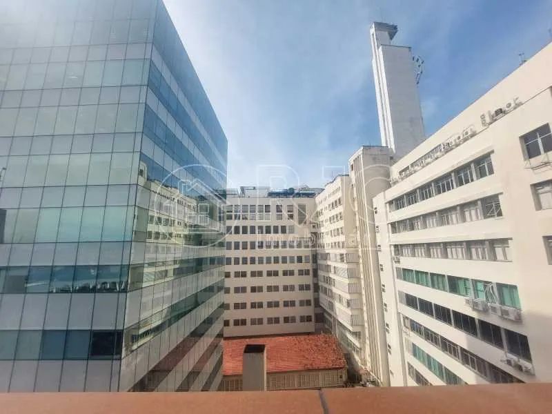 Cobertura para venda tem 70 metros quadrados com 1 quarto em Centro - Rio de Janeiro - RJ - Foto 2