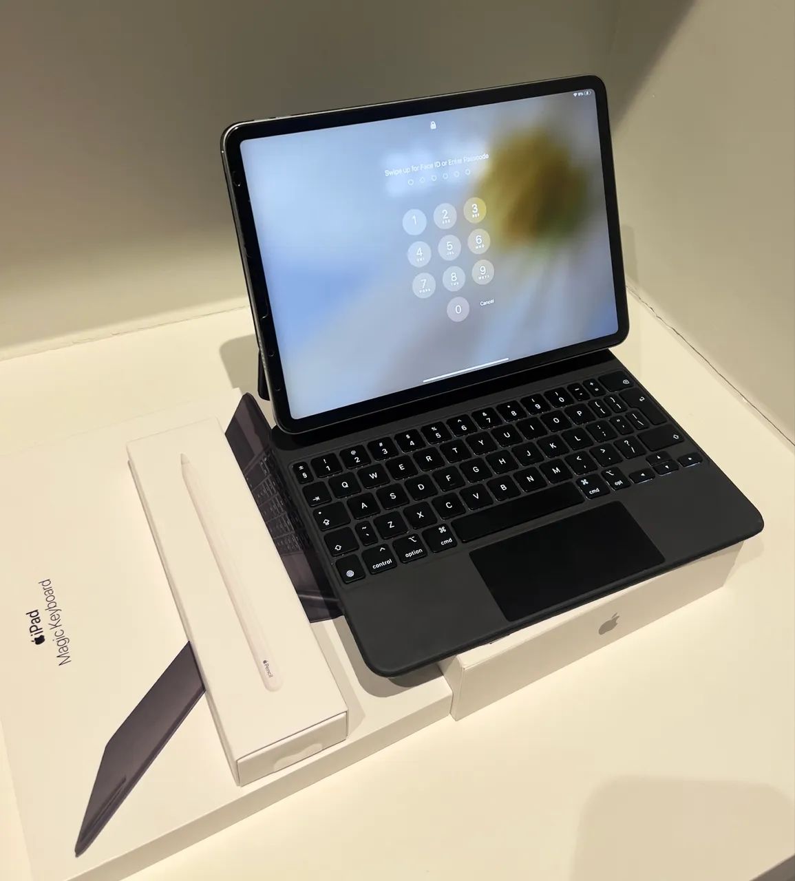 ¡Pad Pro 11 pol. 4 geração 256 GB + Apple Keyboard + Apple Pencil