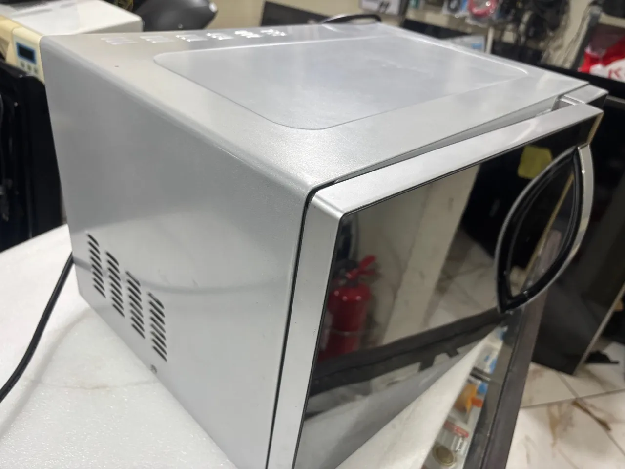 Micro-ondas espelhado com inox