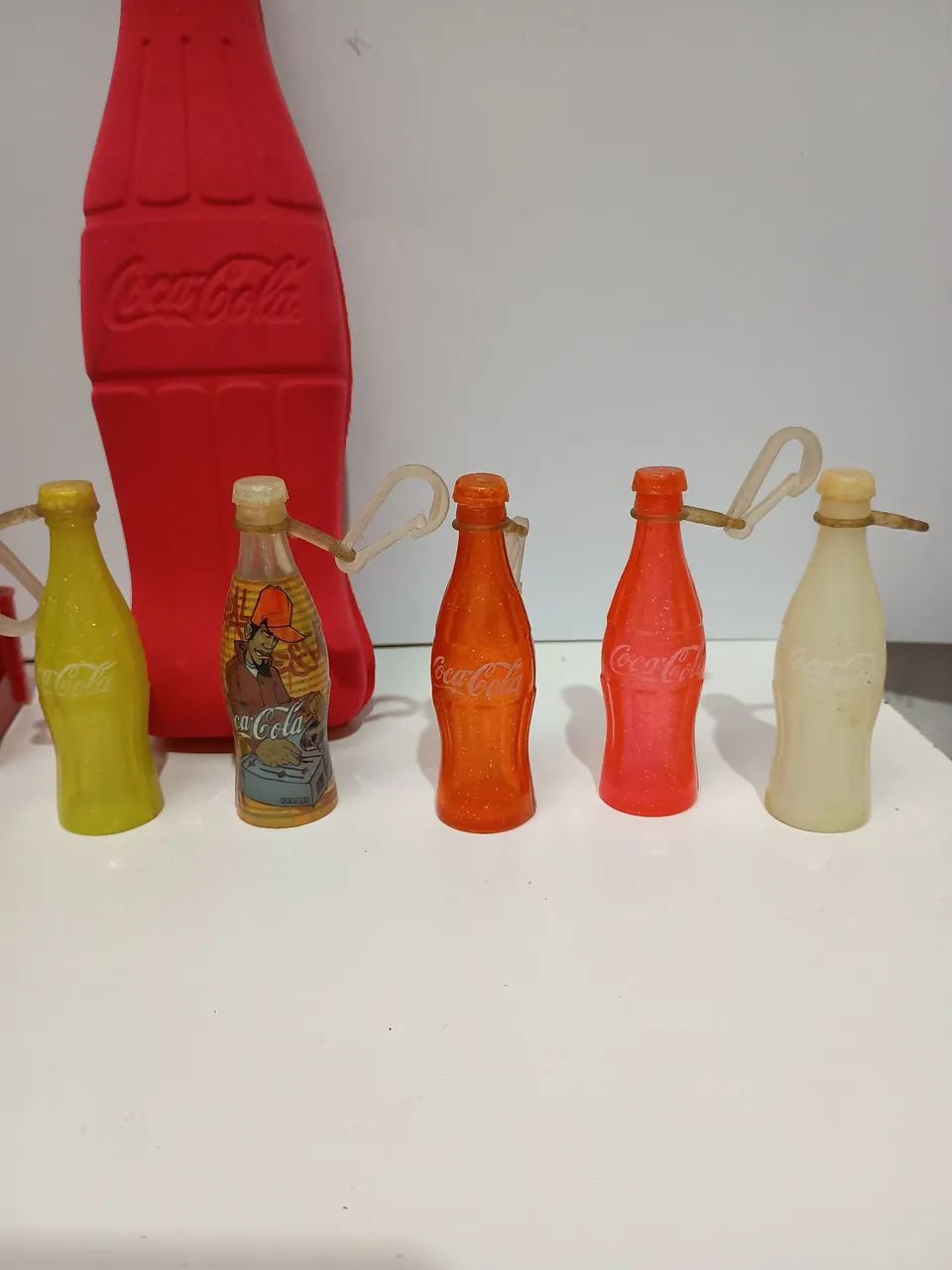 Lote de garrafinhas mais engradado + estojo coca-cola - Foto 3