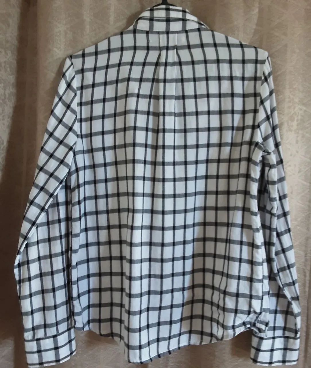 Camisa xadrez branca e preta - Foto 2