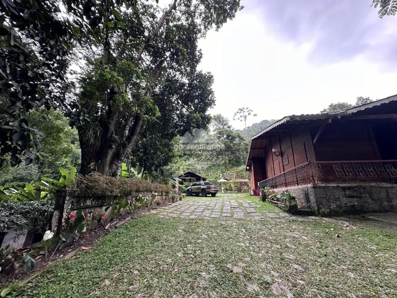 Sítio de 130.000m², com 480m² de área construída, a apenas 10 minutos do centro - Foto 4