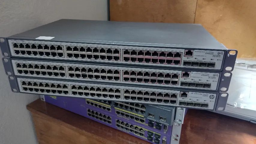 Switch 48 portas 3Com/HP 2952-SFP+ / HP V1910-48G