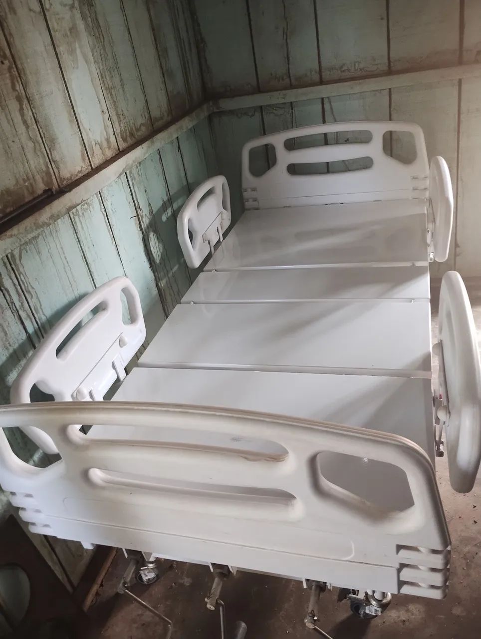 Cama Hospitalar Elevação 3 Manivelas, com colchao