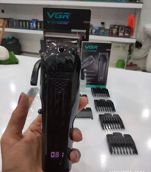Máquina de cortar cabelo profissional VGR - Foto 6