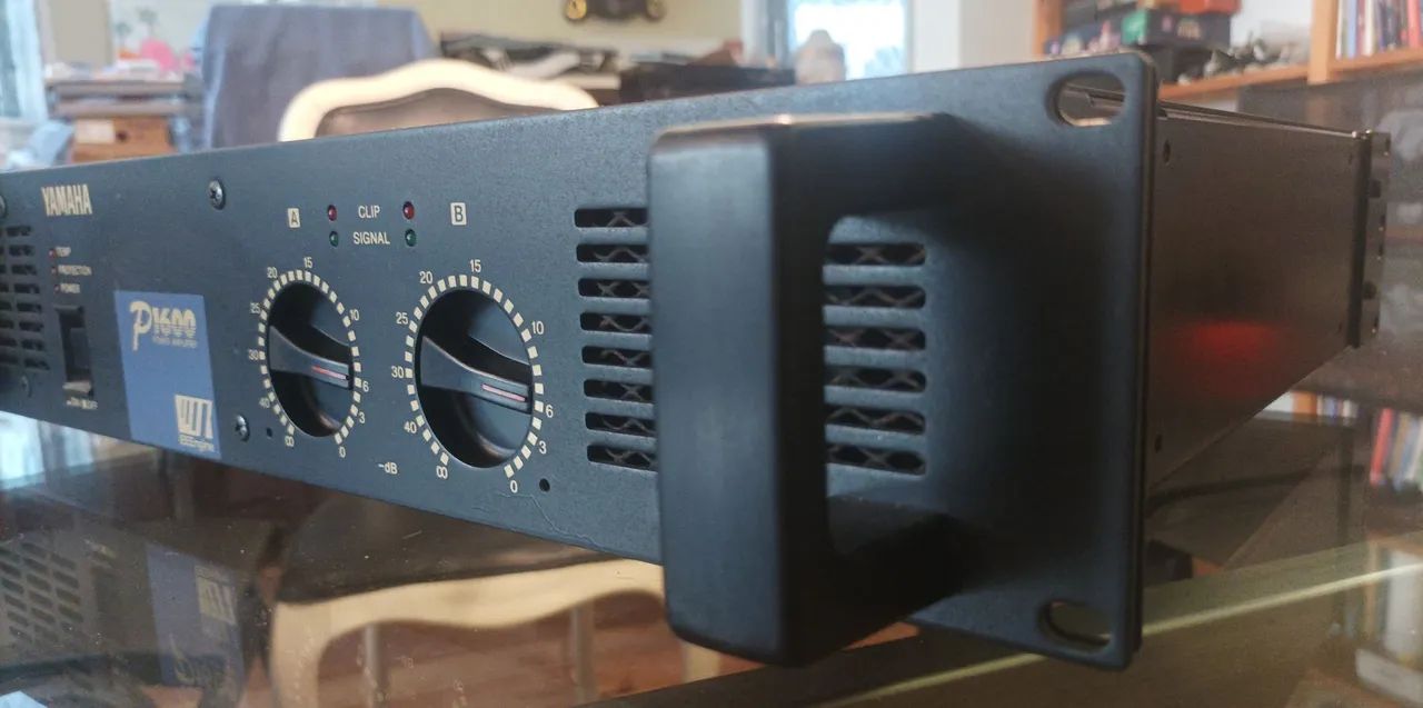 Amplificador Yamaha P1600 - Potente e de alta qualidade