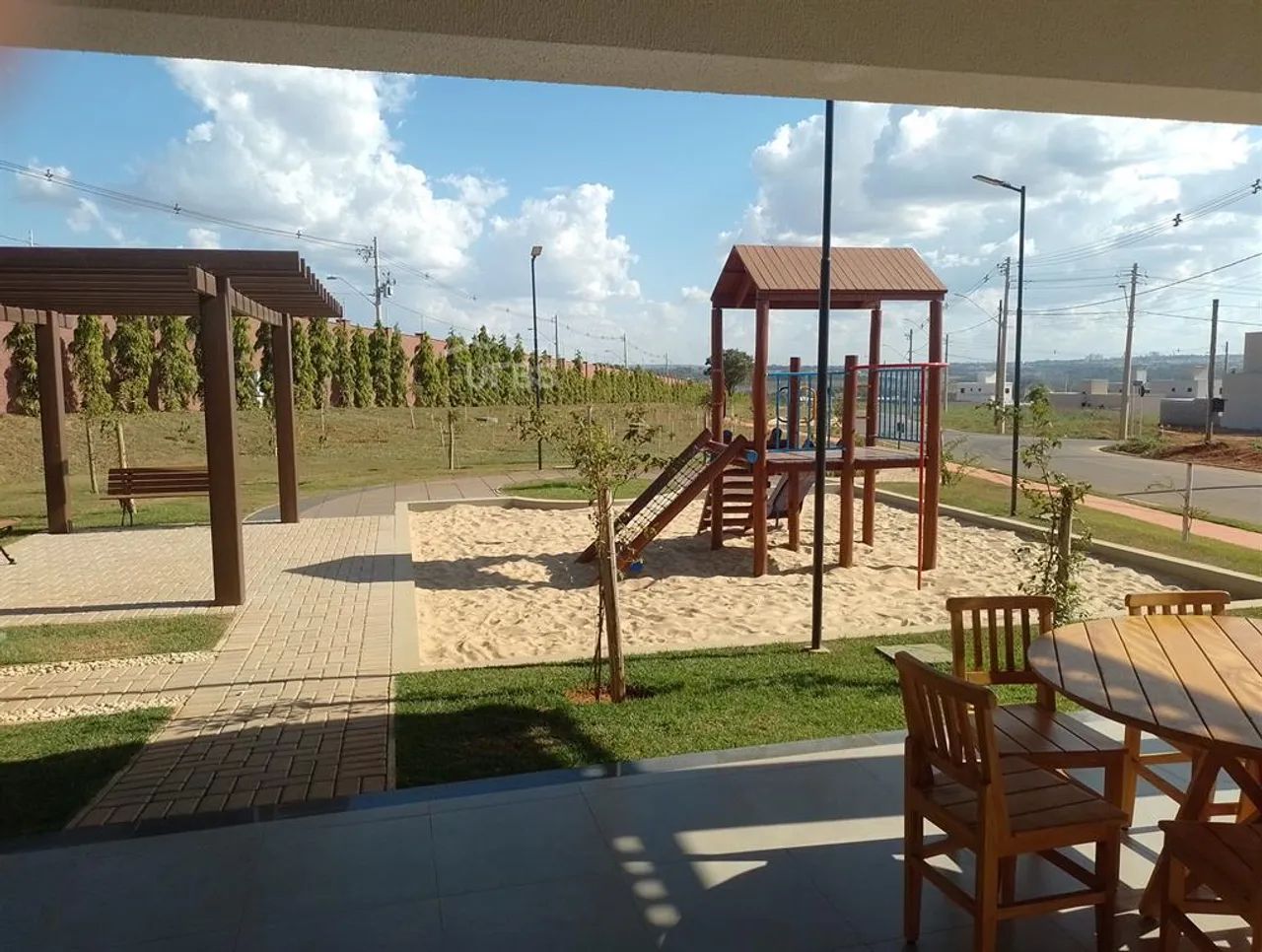 VENDO UM TERRENO 250 MT JARDINS PARMA SENADOR CANEDO - Foto 9