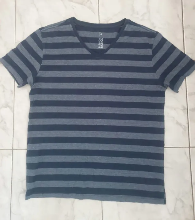 Camiseta Básica Azul Listrada - Usada