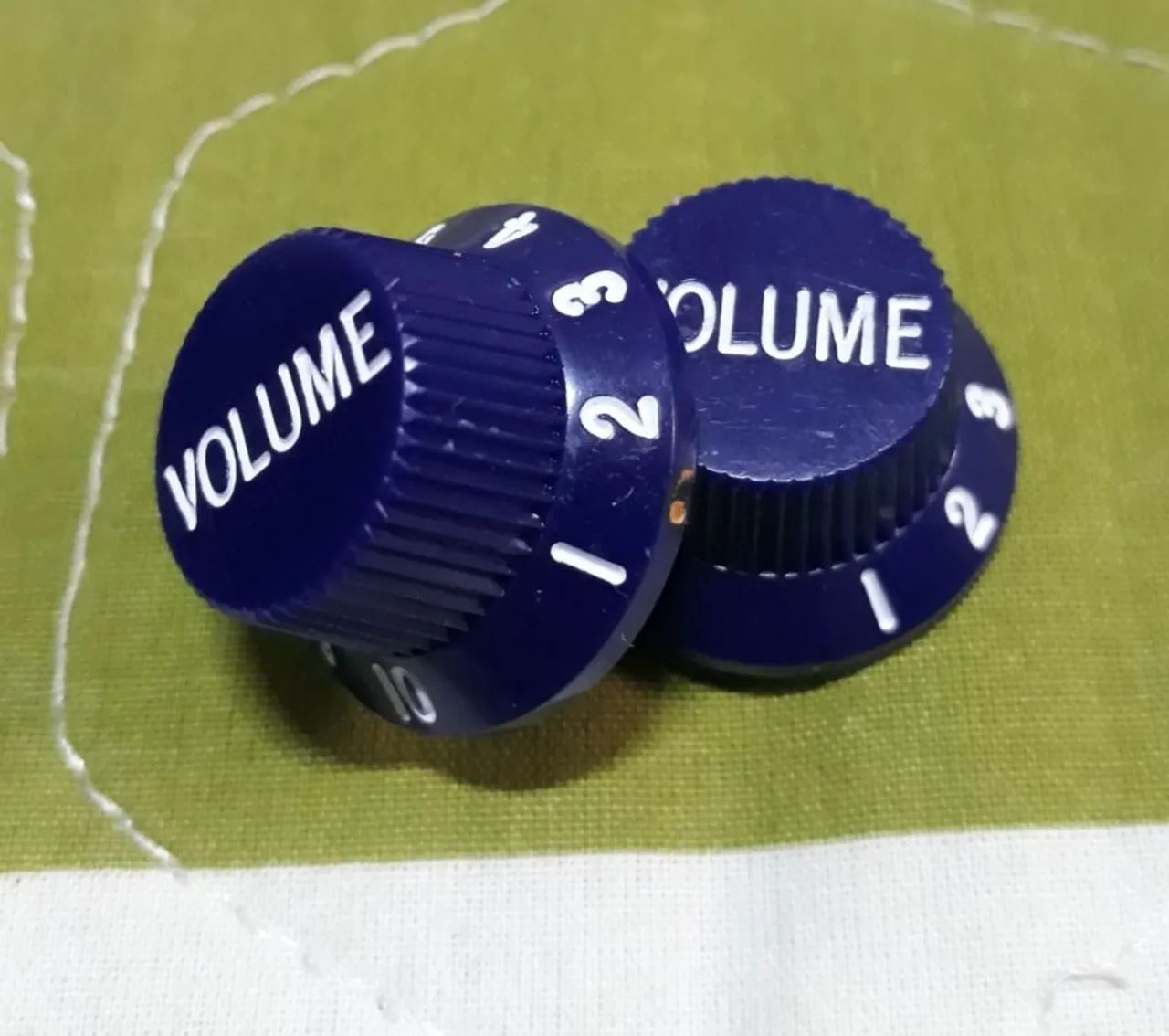 2 Knobs botões de volume para guitarra. - Foto 2
