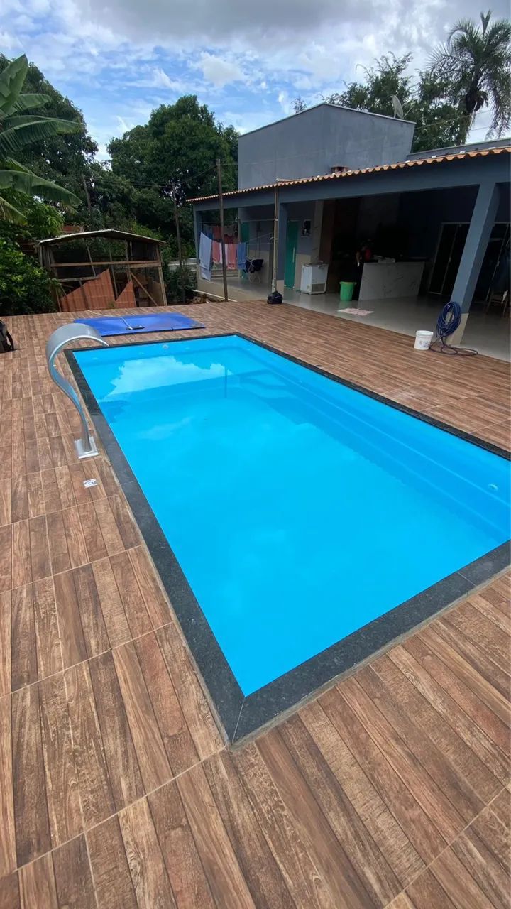 Piscina instalada de fibra 