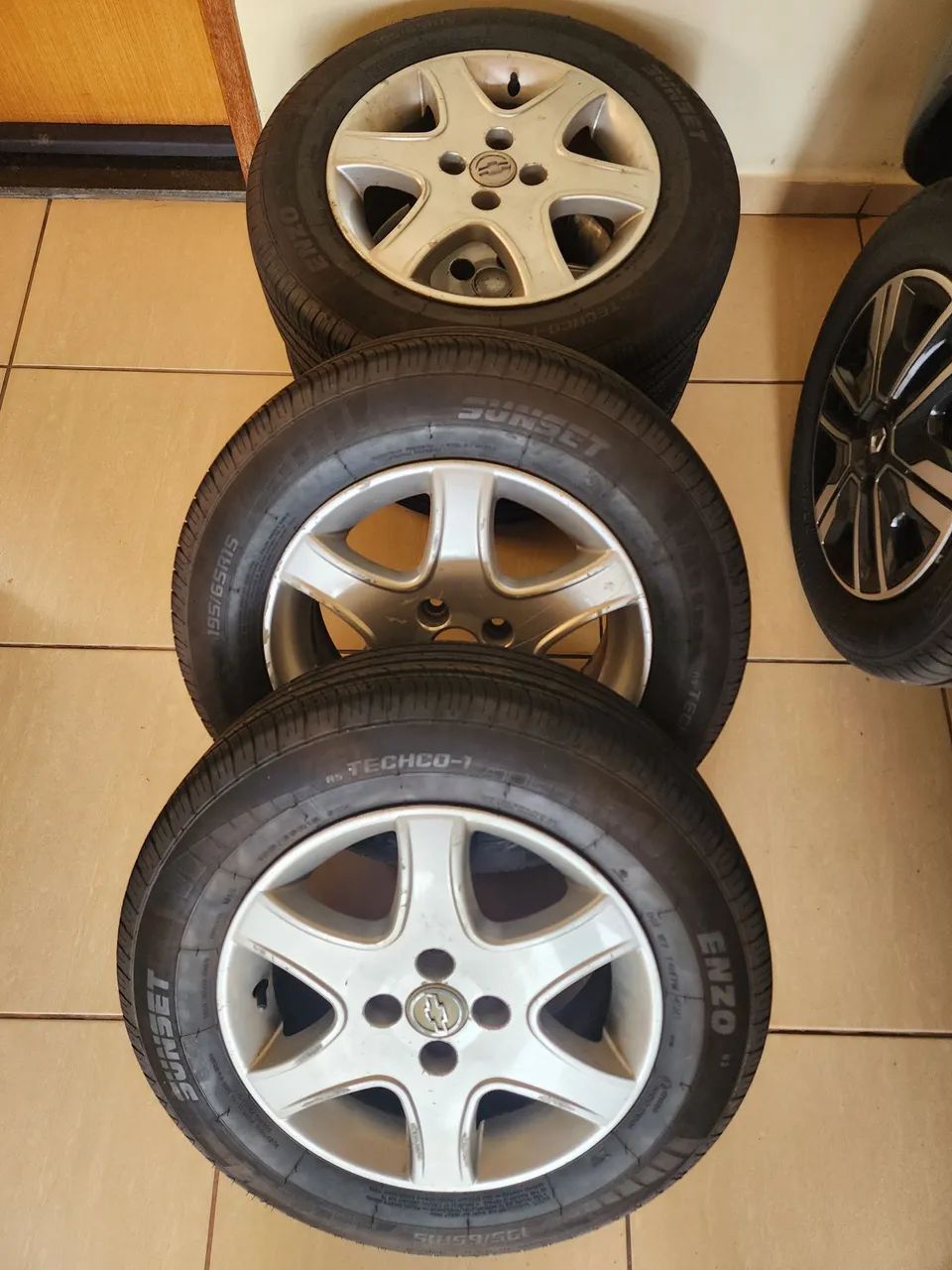 Rodas Astra originais com pneus novos 15" - Foto 2