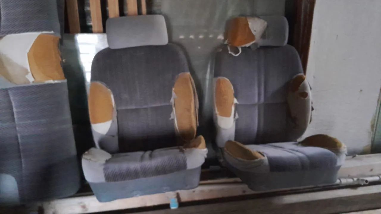 Par de banco de carros do Escort