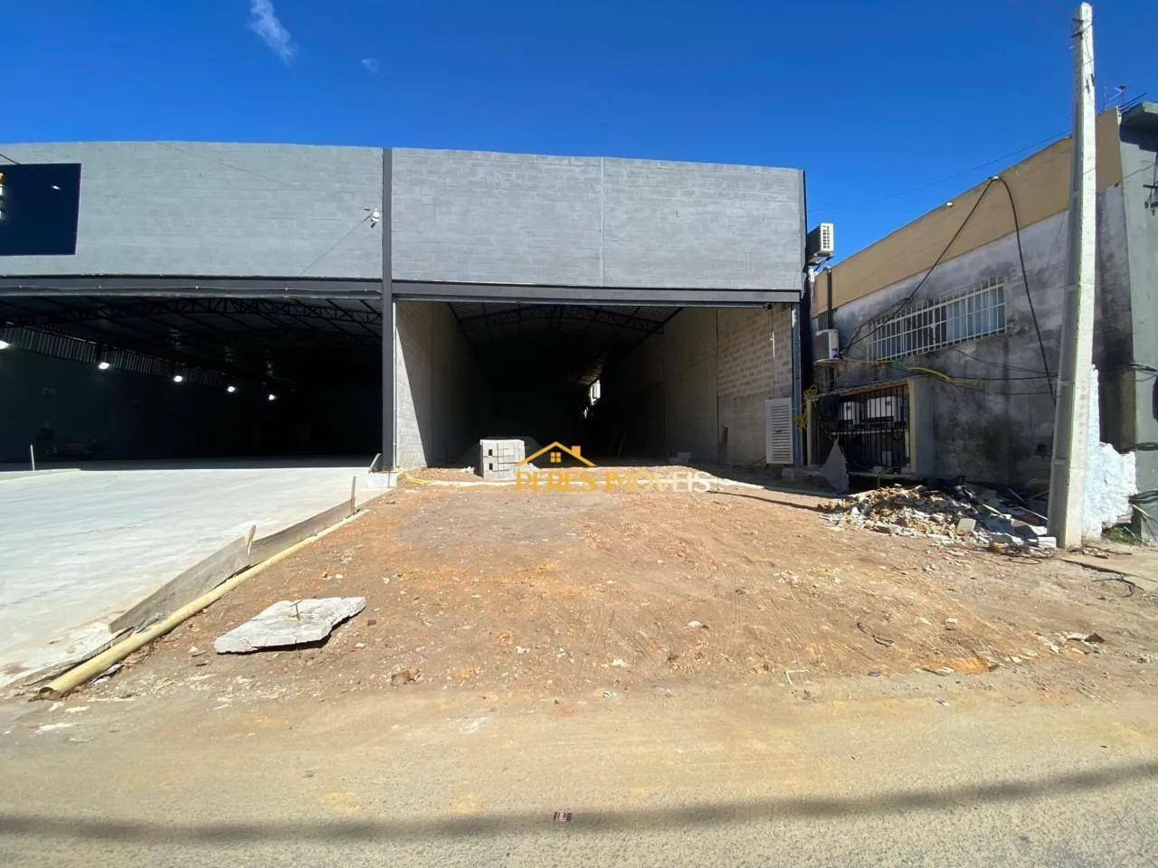 ULTIMO GALPÃO para alugar, 300 m² por R$ 15.000/mês - Ouro Verde - Rio das Ostras/RJ