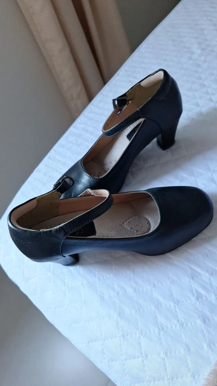 Sapatos de Salto Femininos Clássicos - Preto